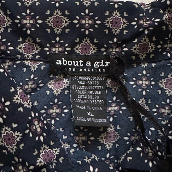 About A Girl Blue Lavender Floral Button Tab Sleeve Blouse Top Size XL NEW - Picture 2 of 13